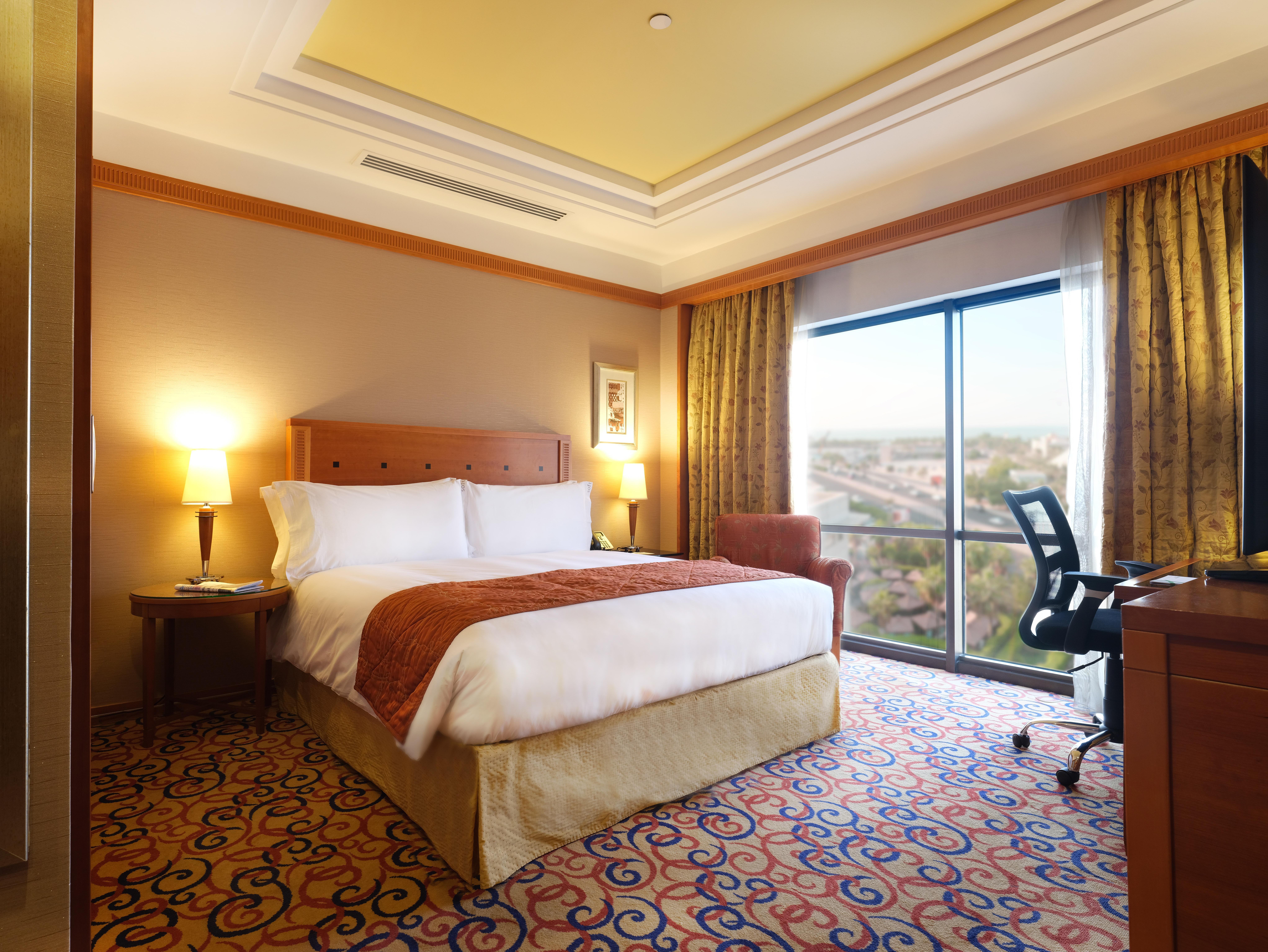 Holiday Inn Kuwait By Ihg Kuwait City Exteriör bild