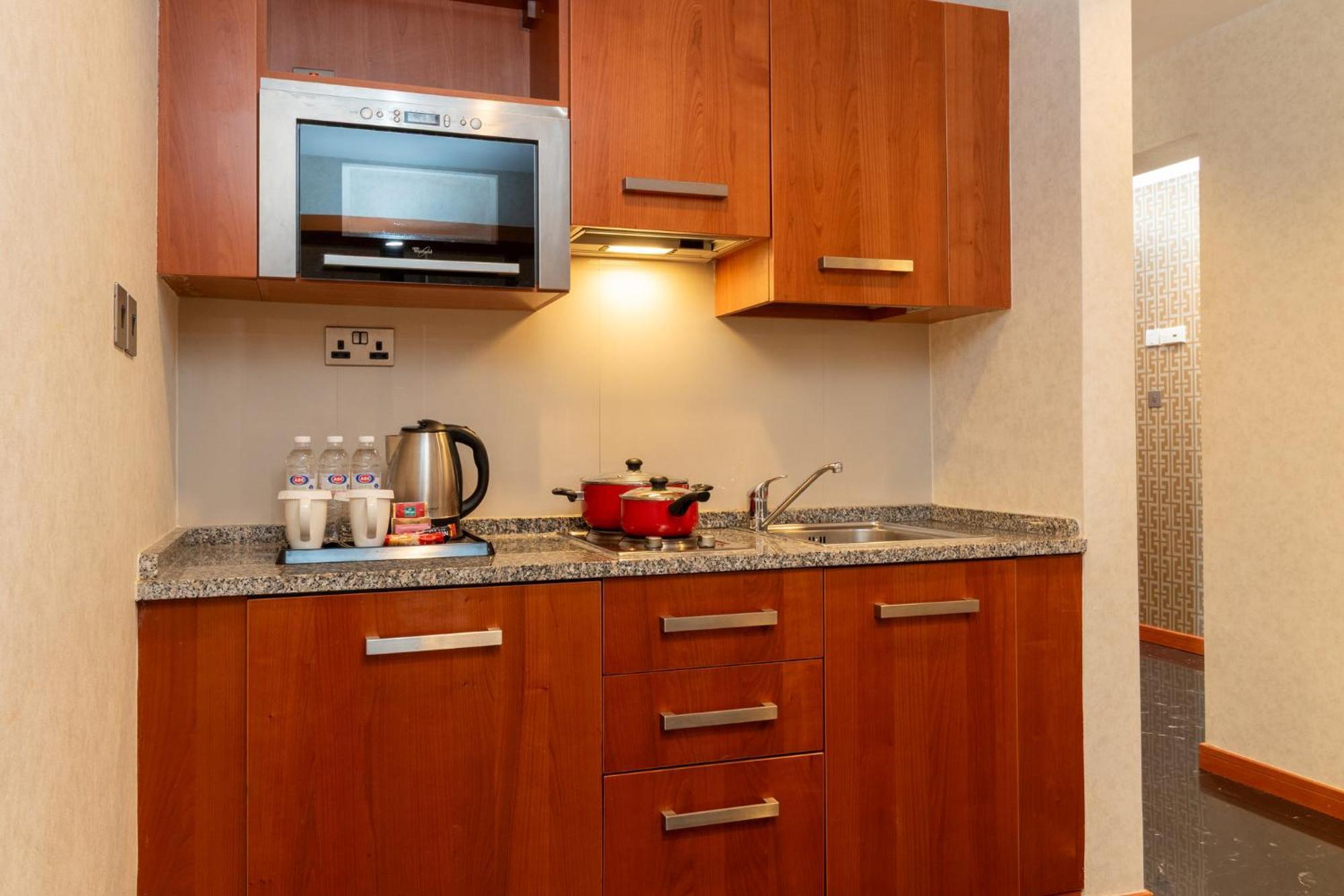 Holiday Inn Kuwait By Ihg Kuwait City Exteriör bild